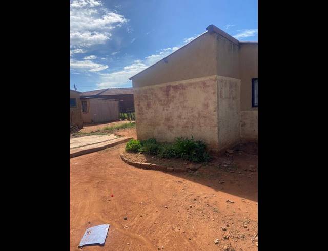 2 BEDROOM HOUSE FOR SALE IN BRAAMFISCHERVILLE